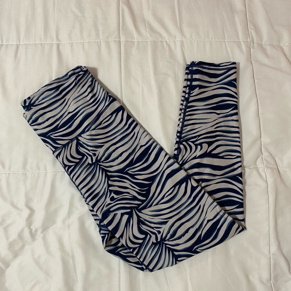 Kyodan Women’s Ultra High Waist Leggings Size Large. Pattern is Jacq Zebra. - Picture 10 of 10
